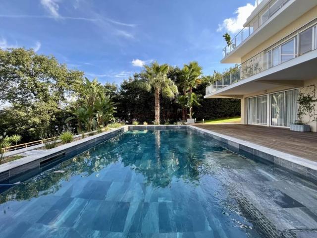 ANTIBES A PIED DES PLAGES, DOMAINE PRIVÉ, VILLA RENOVEE VUE MER