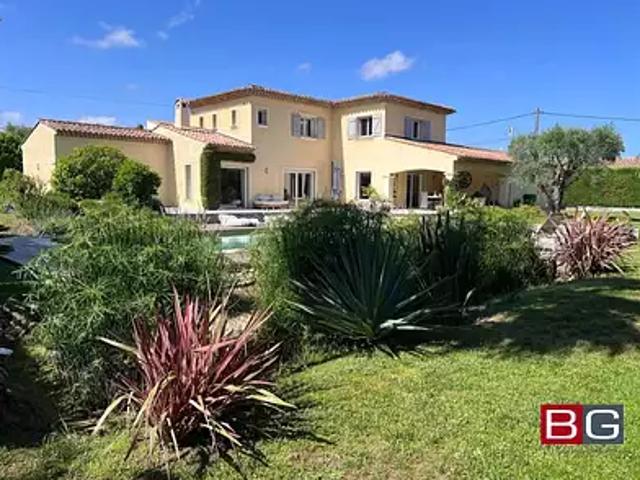 Antibes 06600 Achat / Vente maison 5 pièces t5 piscine