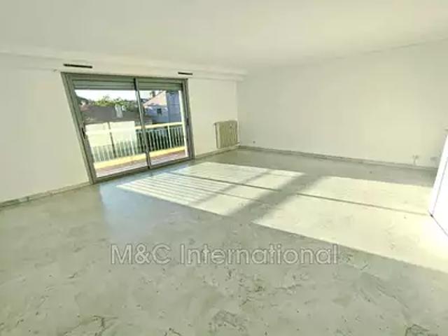 Antibes 06600 Achat / Vente appartement 2 pièces t2 terrasse