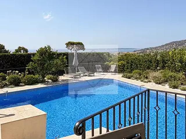 Antibes 06600 Location maison 8 pièces t8 piscine