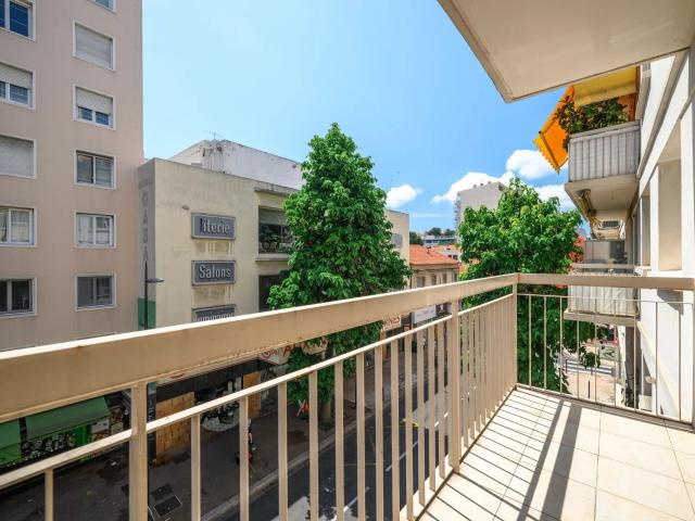 Antibes 3 Pieces Avec Balcon Et Parking 56m² Antibes