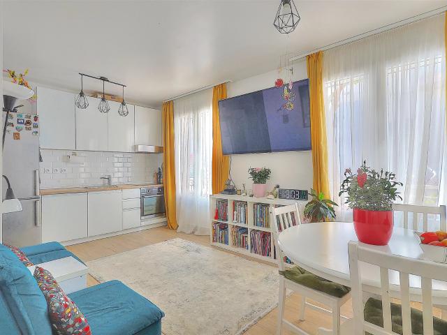 Antibes – 3 Pièces Entièrement Rénové À L’Entrée Du Vieil An. 48m² Antibes