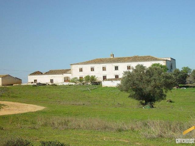 Antiga casa senhorial do Algarve para renovar em Olhos de Ág. 1200m² Boliqueime