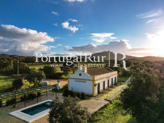Antiga Estação de Comboio 5 Unidades de Alojamento 162m² Évora Monte Santa Maria