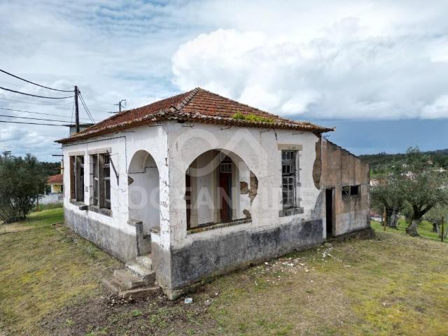 Antiga Escola Primária com projeto aprovado para moradia T2+. 0m² Serra de Junceira