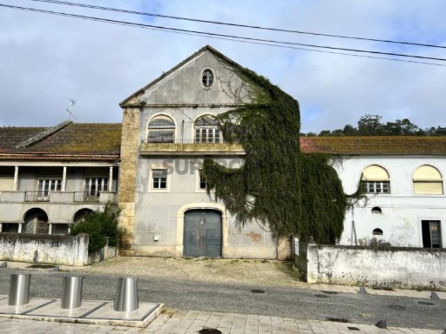 Antiga moagem com casa de habitação, 45 minutos de Lisboa