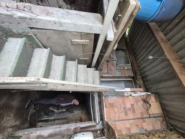Antigua casa para restaurar en el centro de A Laracha
