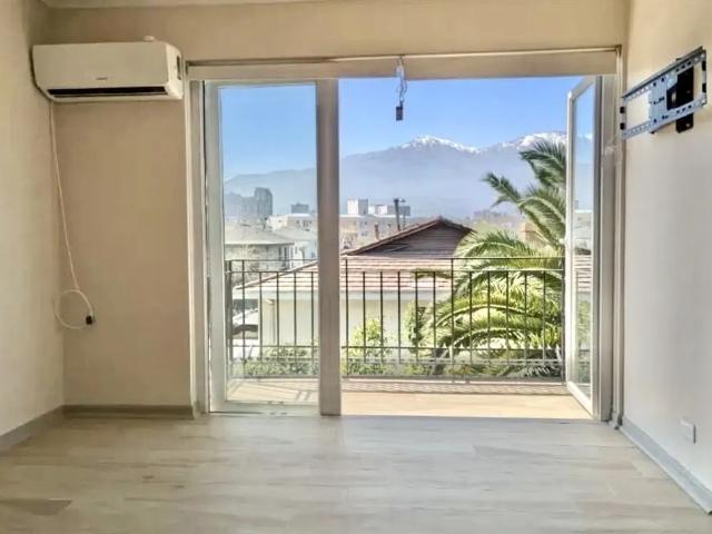 Antiguo con espacios ampliados y remodelado, 2d,1b, e