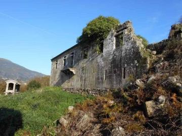 Antiguo pazo del año 1700 en estado de ruina para rehabilita. 850m² As Neves