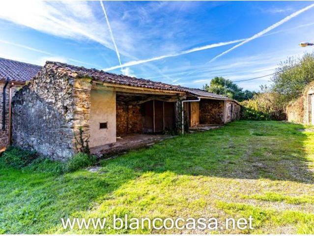 Antiguo PAZO para REFORMAR + 6.200 m² de SOLAR URBANO a 1,2 km del REFUGIO DE VERDES ? Coristanco