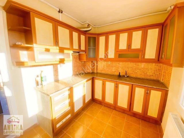 Antika Gayrimenkulden Cumhuriyet Mah. Kiralık Arakat 3+1 Daire