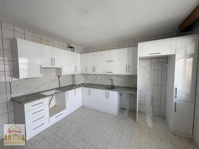 Antika Gayrimenkul'den Anafartalar'da Geniş Kiralık Daire