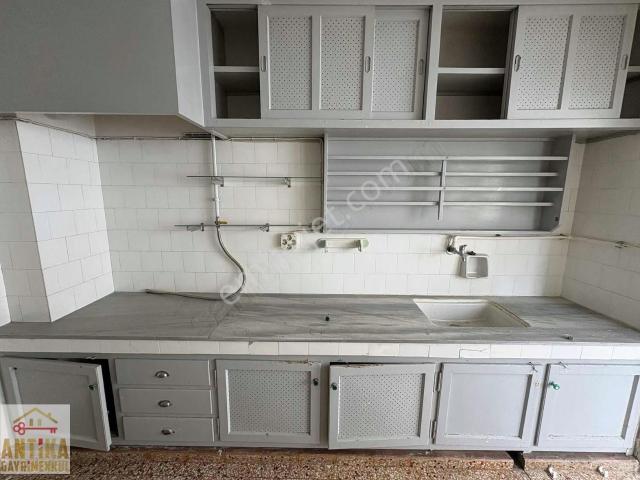 Antika Gayrimenkul'den Çarşı Merkezde Kiralık Teraslı Daire