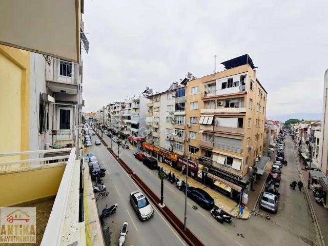 Antika Gayrimenkul'den Hastane Caddesi Üzeri Kiralık Daire
