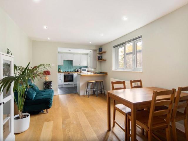 Antil Road, London, E3 5BT 2 bed house to rent £2,747 pcm £634 pw