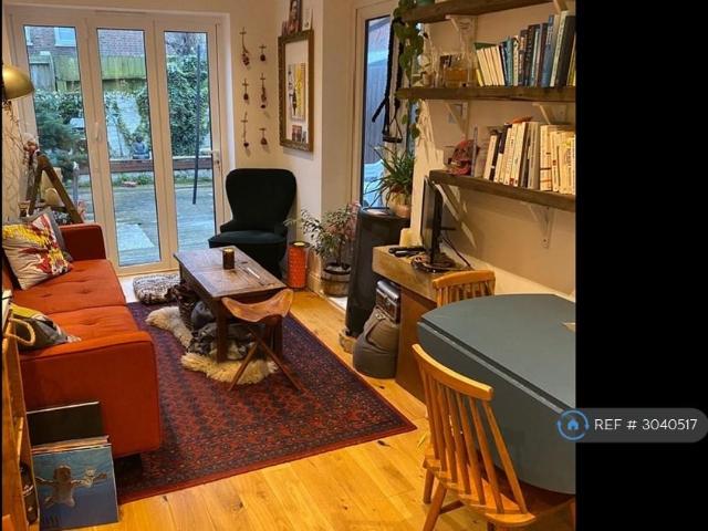 Antill Road, London, N15 2 bed flat to rent £2,550 pcm £588 pw