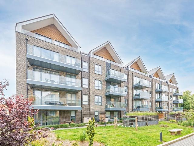 Antoinette Close, Kingston Upon Thames KT1, 1 bed flat to rent, £2,200 pcm | PrimeLocation