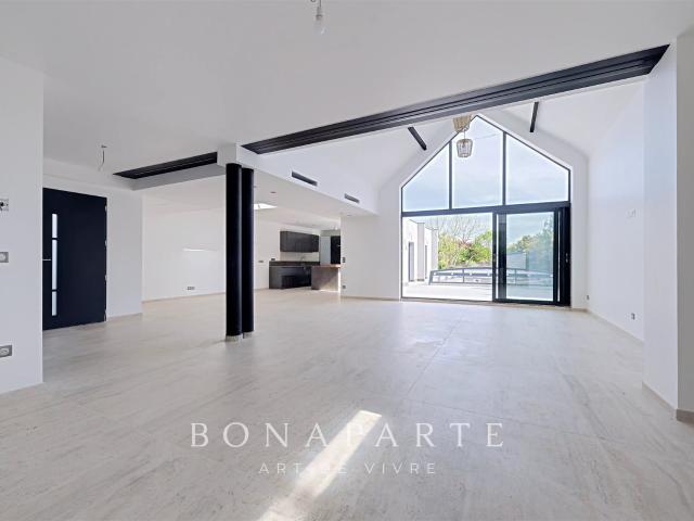 ANTONY centre – Maison récente de 230 m² avec ascenseur, pis. 229m² Antony
