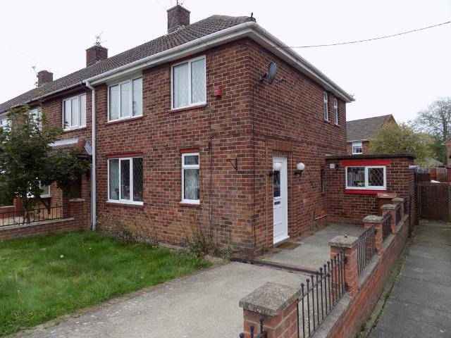 Antrim Way, Grimsby DN33 3 bed semi detached house to rent £875 pcm £202 pw