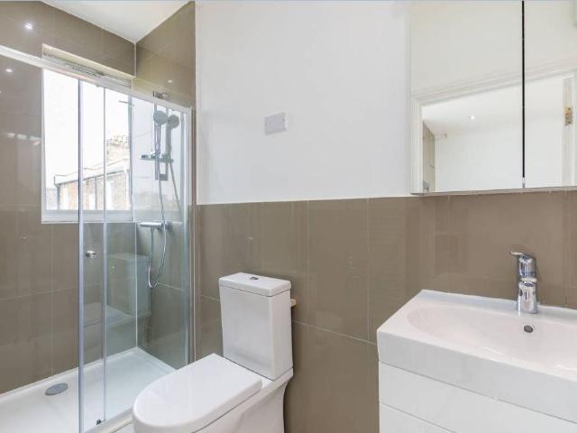 Antrobus Road, London W4 Studio to rent £1,375 pcm £317 pw