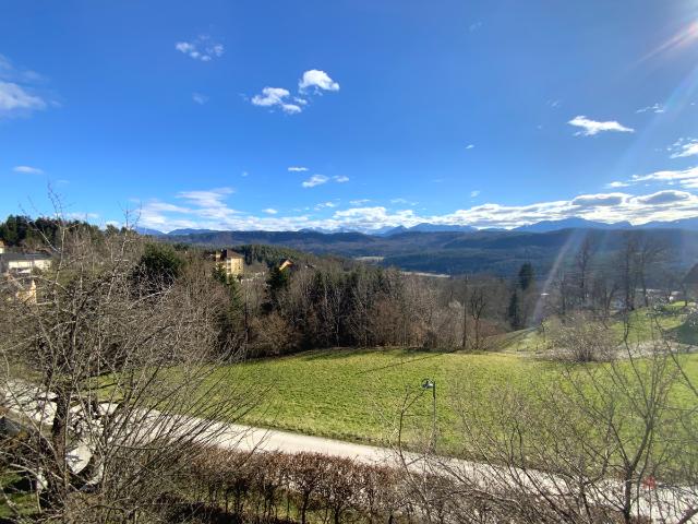 Anwesen mit zwei Häusern, Panoramablick und großem Entwicklungspotenzial