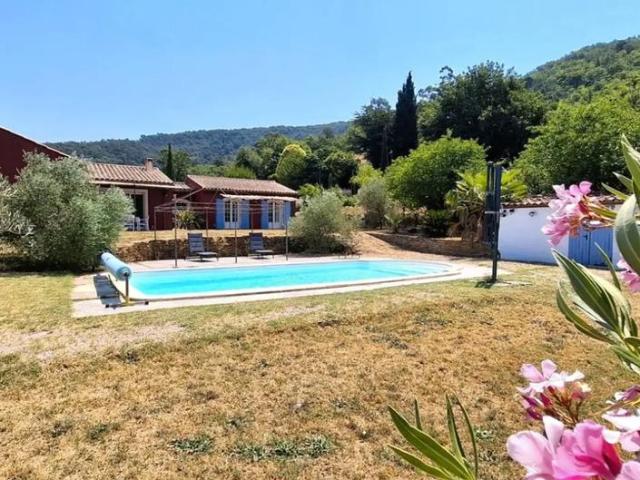 Anwesen in der Provence, mit Pool und Weinreben