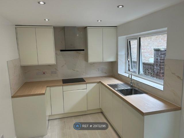 Anzac Close, Peacehaven BN10, 3 bed bungalow to rent, £2,000 pcm | PrimeLocation