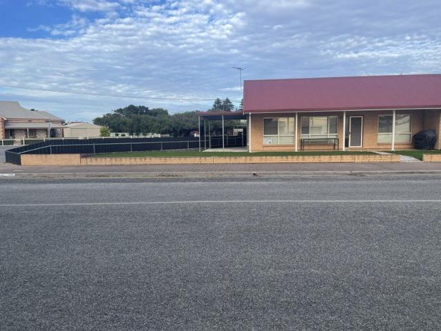 Anzac Parade Living