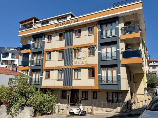 As Emlaktan 1+1 Yeni Binada Nevçarşı Avm Üst Kısmı Bahçeli Daire