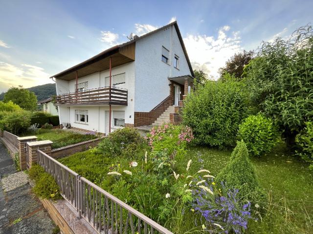 AS Immobilien.com+Großzügiges 1 2 Familienhaus mit Garage, Garten und Ausbaureserve