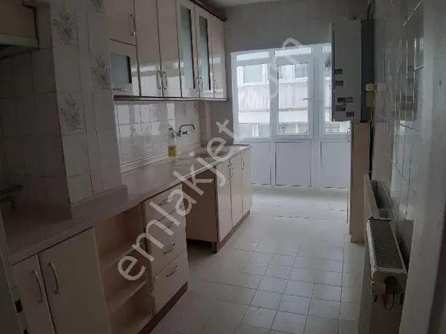 Asım Gündüz Cd Üstü Katta Manzaralı 2+1 Merkezi Konum 2+1 Satılık Daire Yıldız Emlak'tan