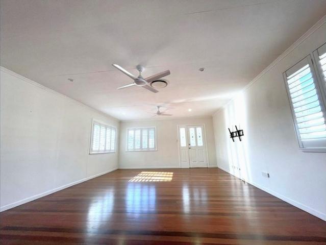 As new 3 bed Home within Mansfield State School catchment