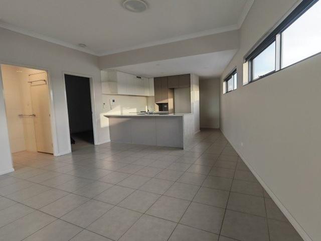 As new 3rd floor apartment in Cockburn Central