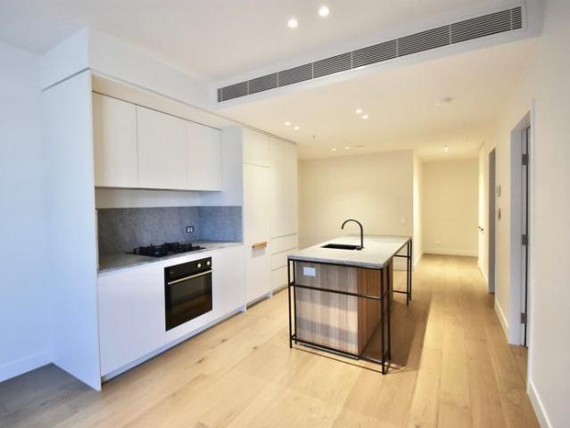 As New 1 Bedroom + Study Apartment With City View