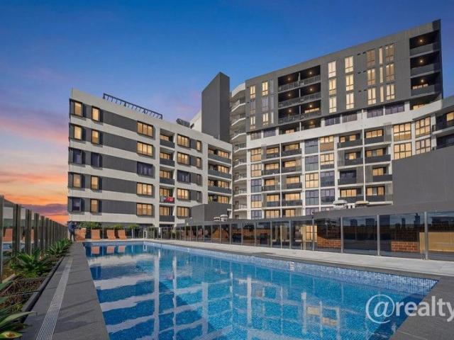 AS NEW, BOUTIQUE APARTMENT, WITH RESORT STYLE DESIGNER LIVING, IN PREMIUM LOCATION