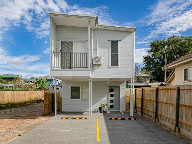 AS NEW, FULLY FURNISHED, DESIGNER APARTMENTS