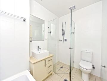 AS NEW LARGE SUNNY 2BED GARDEN WALK PRIMARY, KILLARA HIGH ZONE