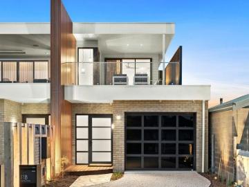 As New Luxury in an Exclusive Beachside Enclave