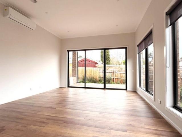 As New Style Townhouse in the heart of Doncaster East