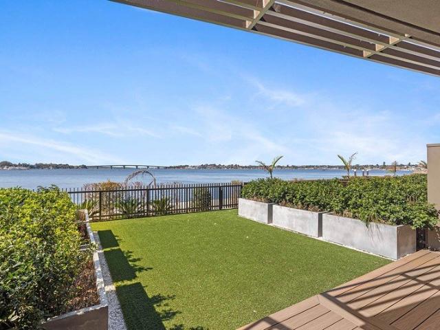 As New Waterfront Townhouse Style Apartment