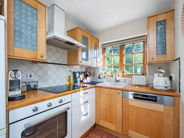 Asmuns Place, Hampstead Garden Suburb, London NW11, 3 bed cottage to rent, £5,500 pcm | PrimeLocation
