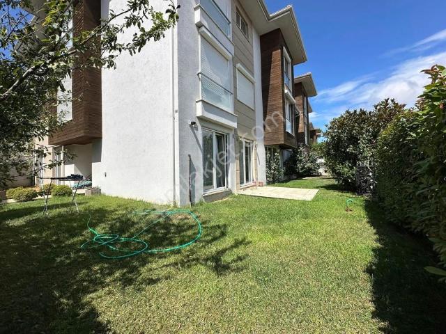Asmalı Bahçeler Satılık 4+1 L Bahçe Flat Villa