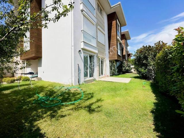Asmalı Bahçeler Sitesi Satılık 4+1 Büyük Tip L Bahçe Villa