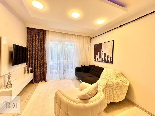 Asmalıevler Mahallesinde Arakat Balkonlu 1+1 Eşyalı Satılk Apart