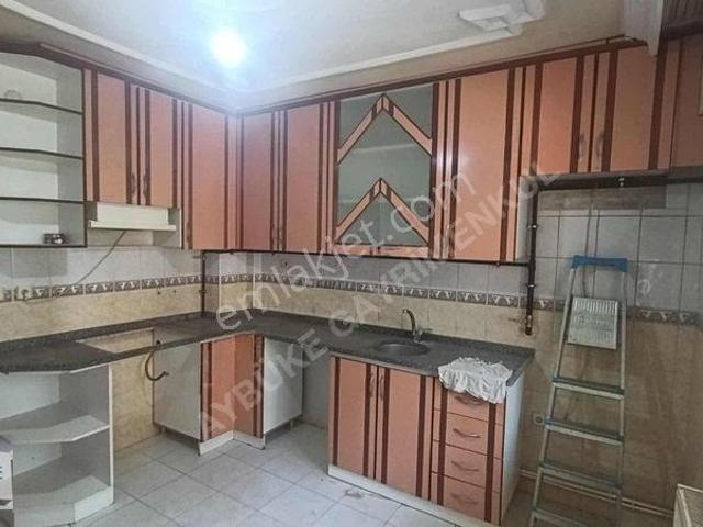 Asmalıevlerde Geniş 3+1 Arakat Kiralık Daire