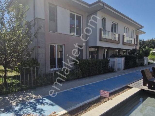 Asmalı Hayat Dekar Da Kiralık 5+1 Villa