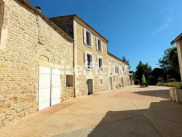 Asnières sur Nouère 16290 Achat / Vente maison 10 pièces t10 piscine jardin