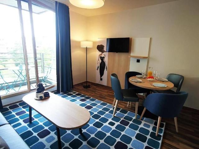 Asnières sur Seine 2 BR Apartment Experience the comforts of home