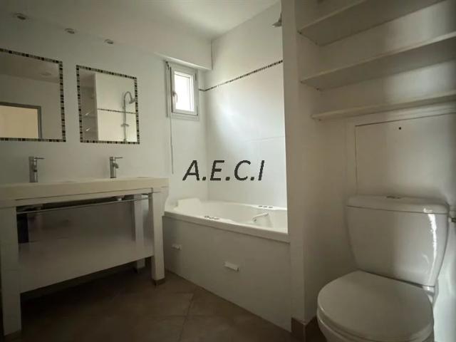 Asnieres sur Seine Quartier Bac / Magenta Bel appartement de