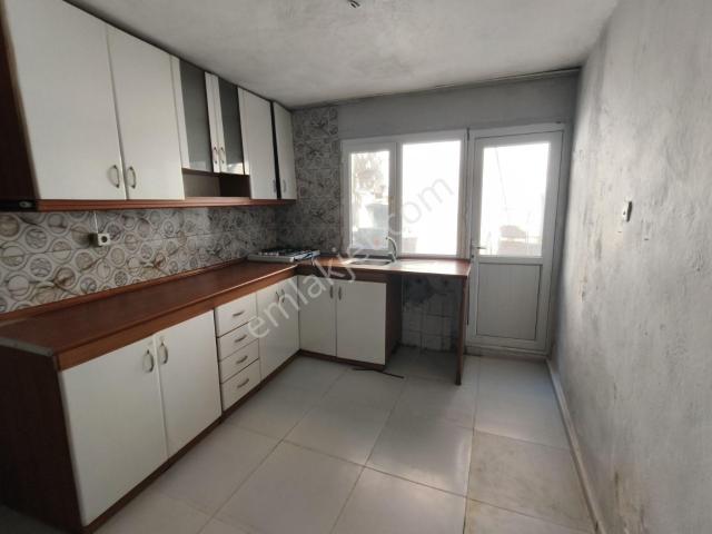Asansör Emlaktan Kiralık 2+1 Bahçeli Uygun Fiyata Daire